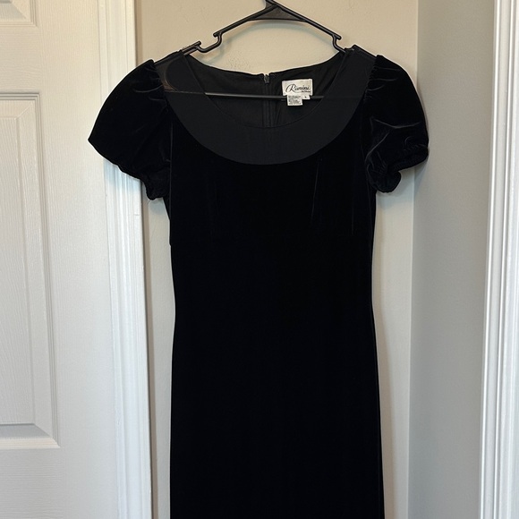 Vintage Dresses & Skirts - 90s Vintage Long Black Velvet Dress Gown